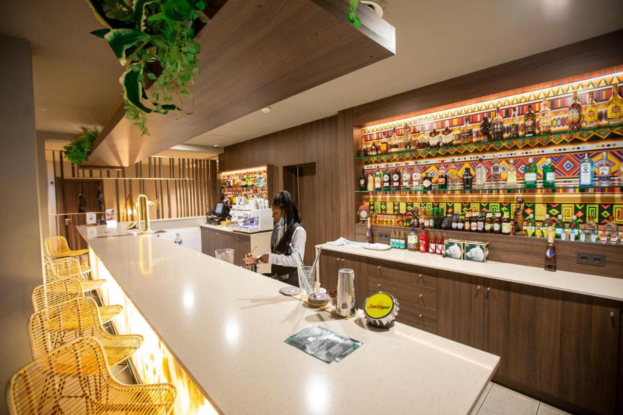 Panafrica Hotel Boutique & Spa Bata Esterno foto